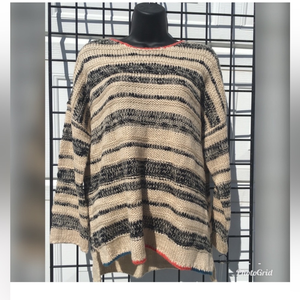 Women’s pull over knit sweater